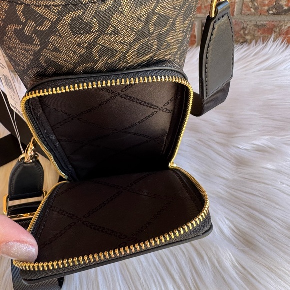 Michael Kors Elegant Black and Brown Crossbody Bag with Geometric Pattern - Picture 4 of 9